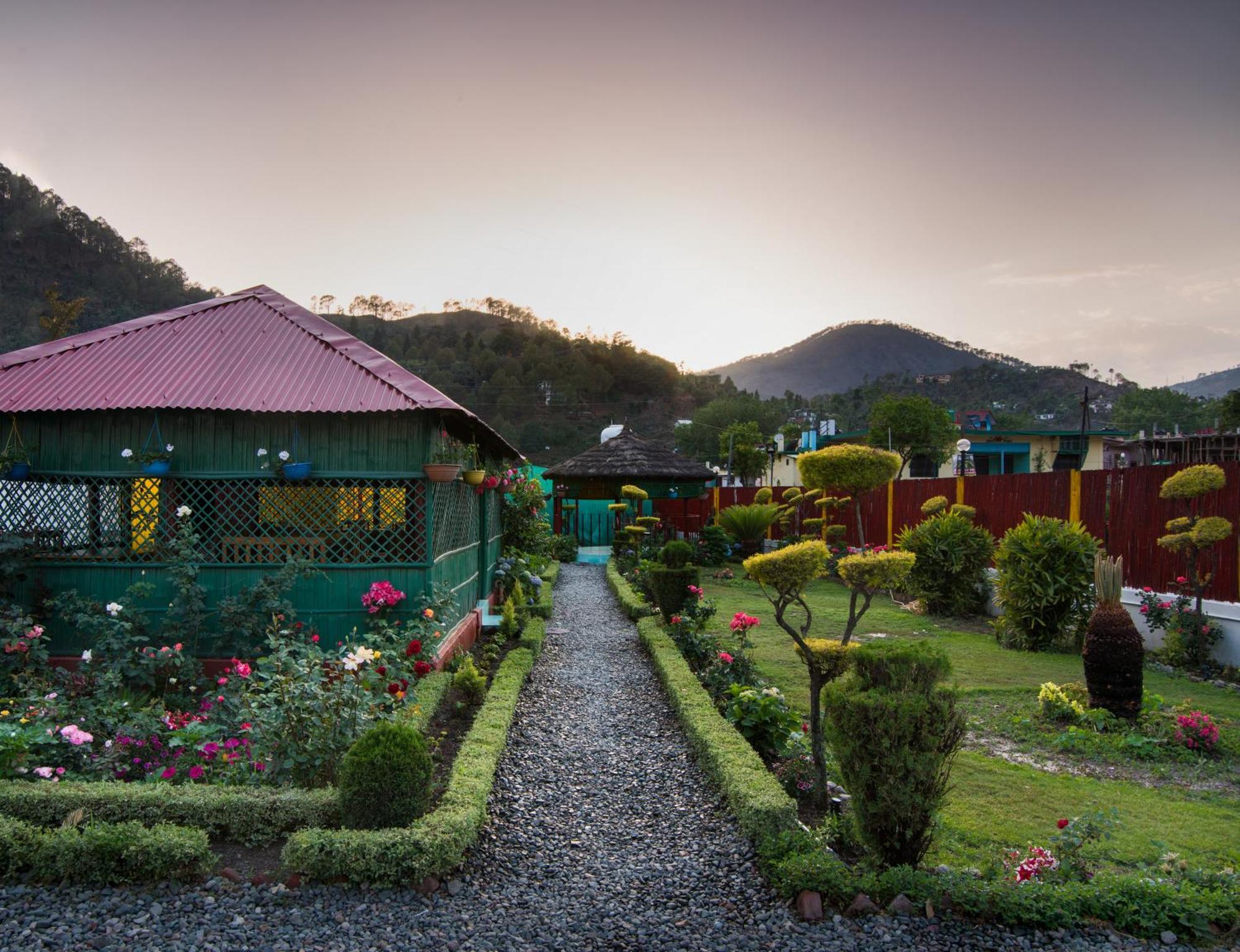 Ivy The Boutique Hotel Near Neem Karoli Temple Nainital Kültér fotó