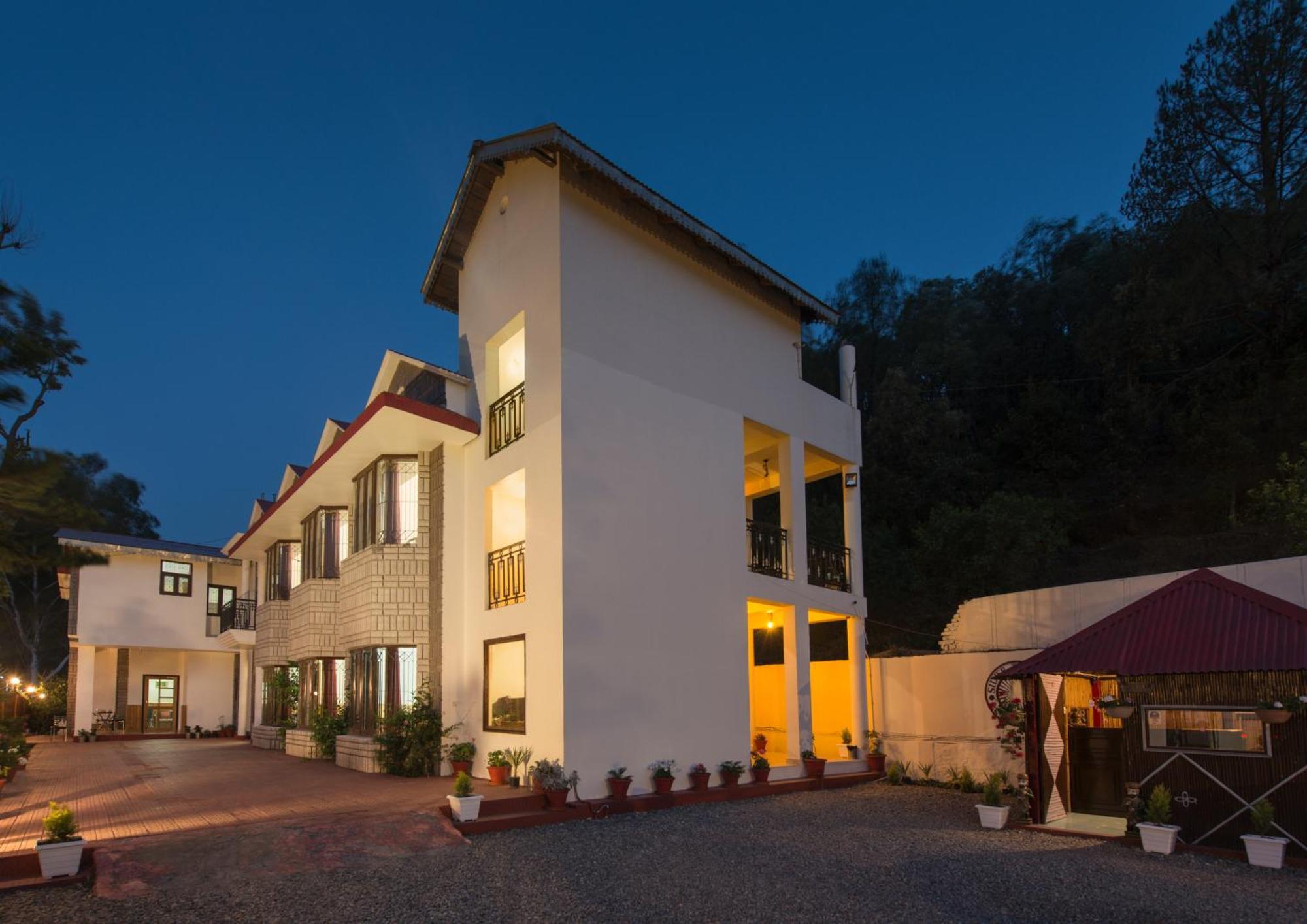 Ivy The Boutique Hotel Near Neem Karoli Temple Nainital Kültér fotó