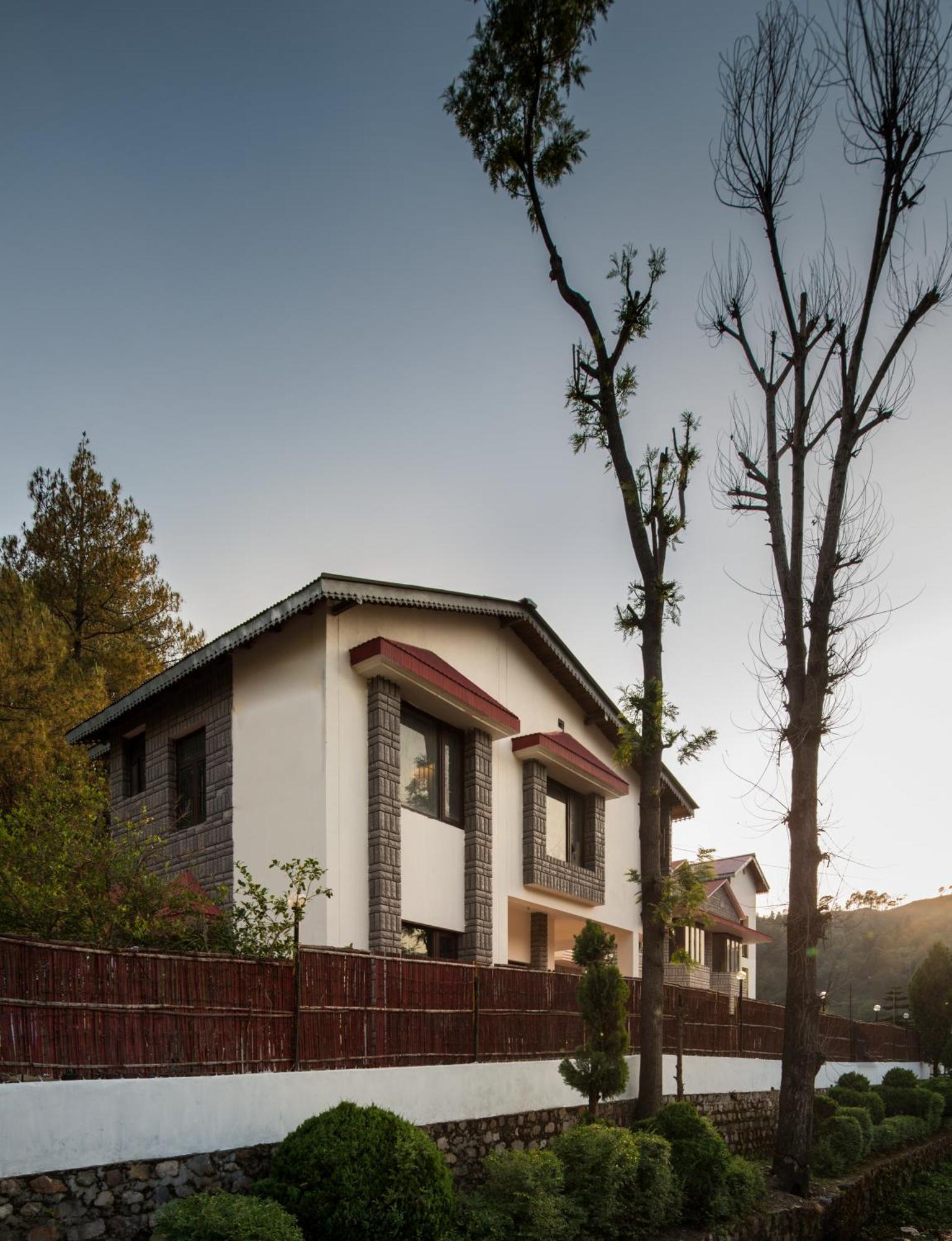 Ivy The Boutique Hotel Near Neem Karoli Temple Nainital Kültér fotó
